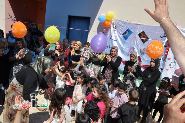 كفرقاسم – فيديو: بساتين الامل, السلام , والمحبة تحتفل بعيد الام على انغام عمو انس وجوقته ..